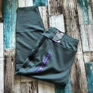 ❤️5/$20❤️ New XXL members mark men’s tech knit pants green